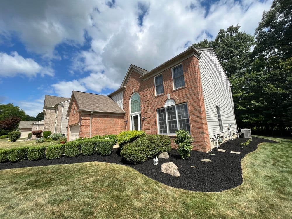 Gallery photos for Mulch, Edging, Weeding, and Pruning 7/18/2024: Image #1