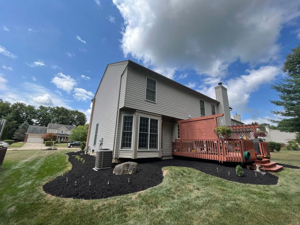 Gallery photos for Mulch, Edging, Weeding, and Pruning 7/18/2024: Image #2